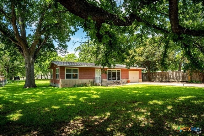 Building Photo - 2052 Gruene Rd Rental