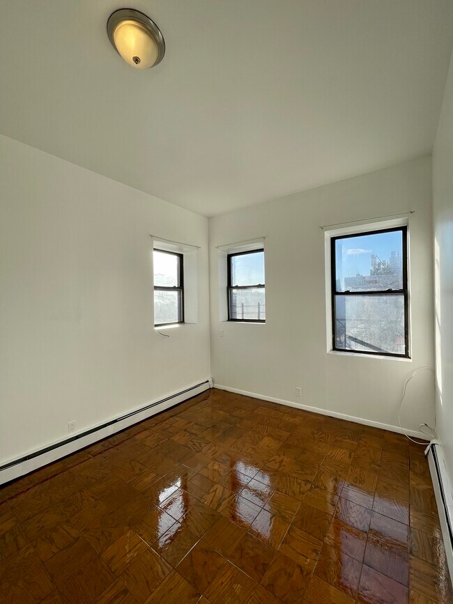 301 E 110th St Unit 4D