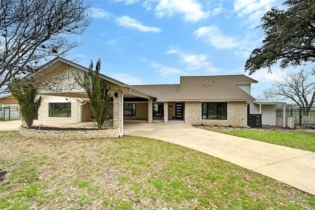 Photo - 5700 Penick Dr