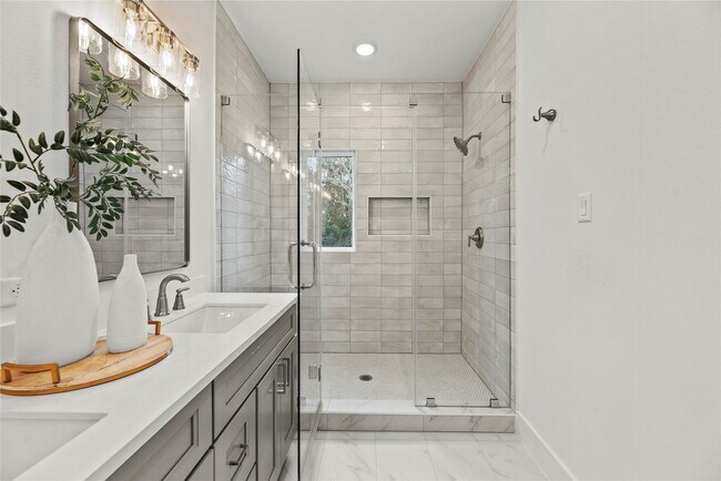1308 Neiman Ln