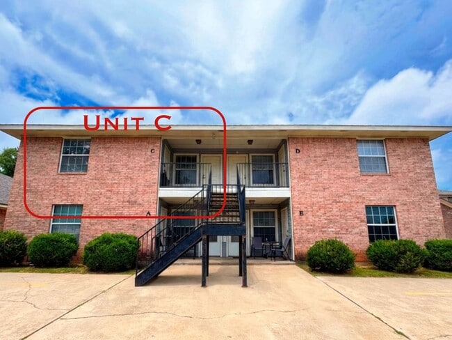 Building Photo - 303 S 42nd St