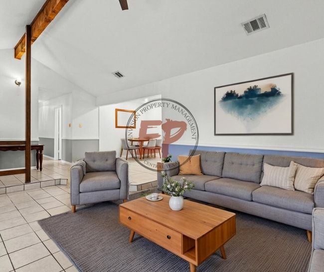 Photo - 103 Spring Lake Dr