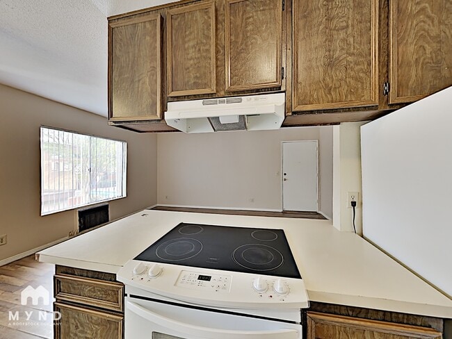 Photo - 9550 Carroll Canyon Rd Unidad 240