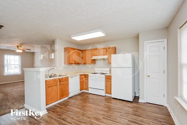 Photo - 345 Lakeside Cir