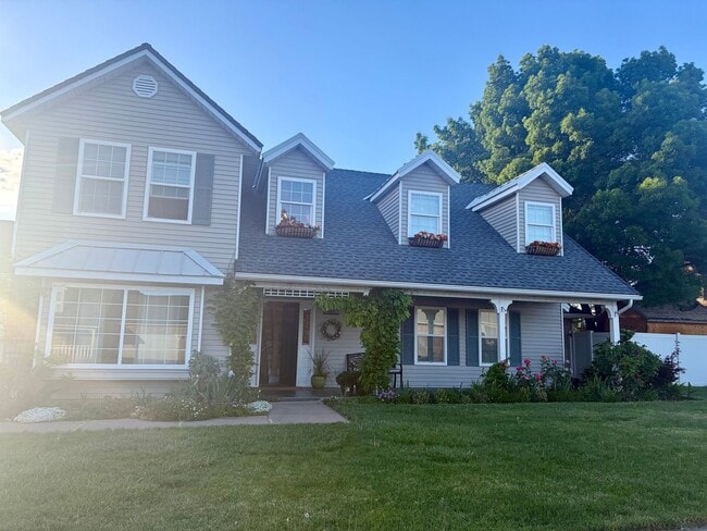 Photo - Gorgeous 4 Bedroom Home!!