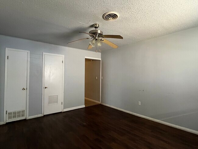 Photo - 129 N Duck St