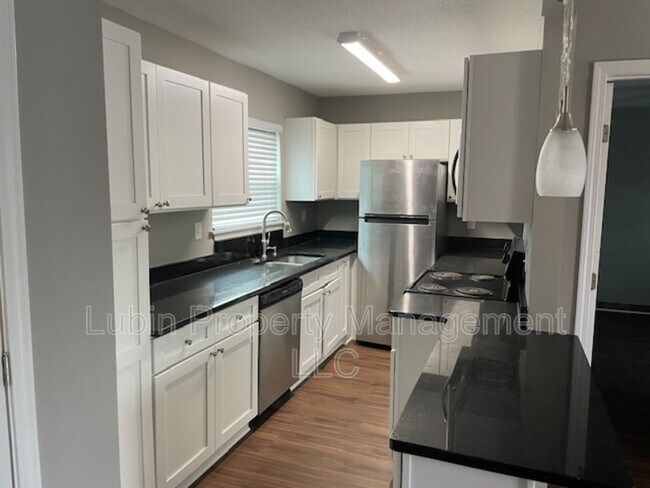 Photo - 1616 Monroe Ave