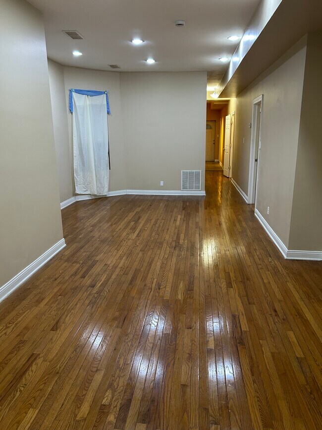 6630 S Ingleside Ave Unit 1