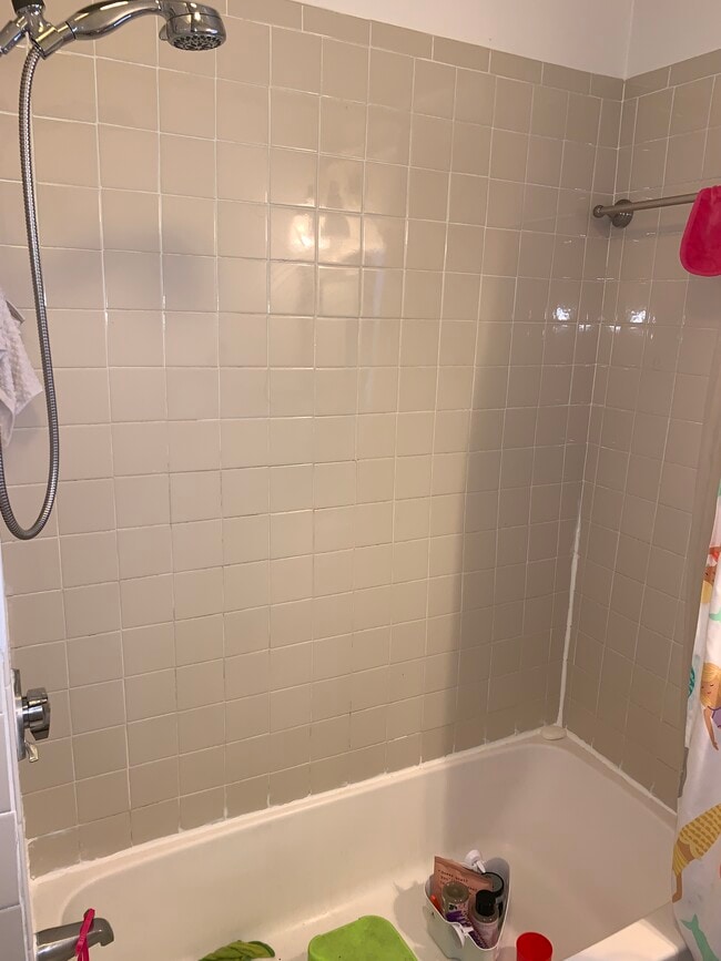 Photo - 39 Farquhar St Unit 3