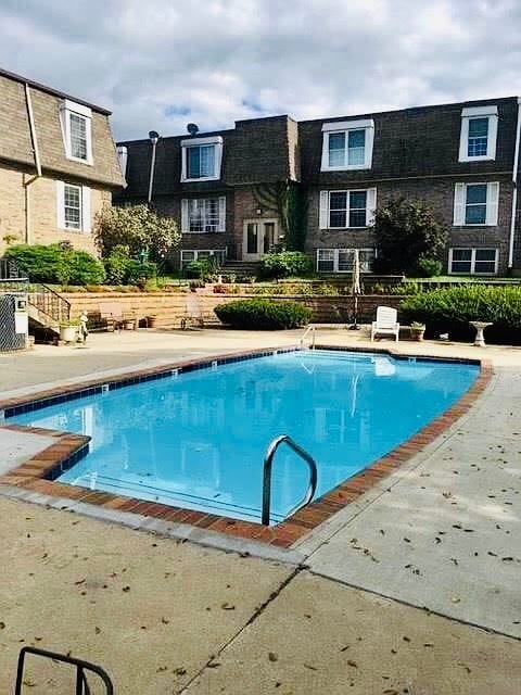 Photo - 1120 E 6th St apt 3