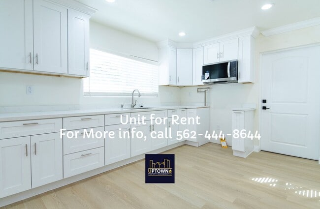 House - 2 Bedrooms / 2 Baths / Commerce - House - 2 Bedrooms / 2 Baths / Commerce