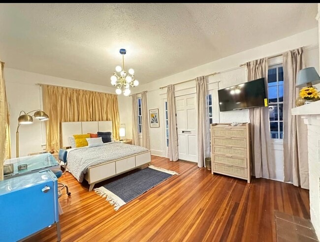 Photo - 2151 Olive St