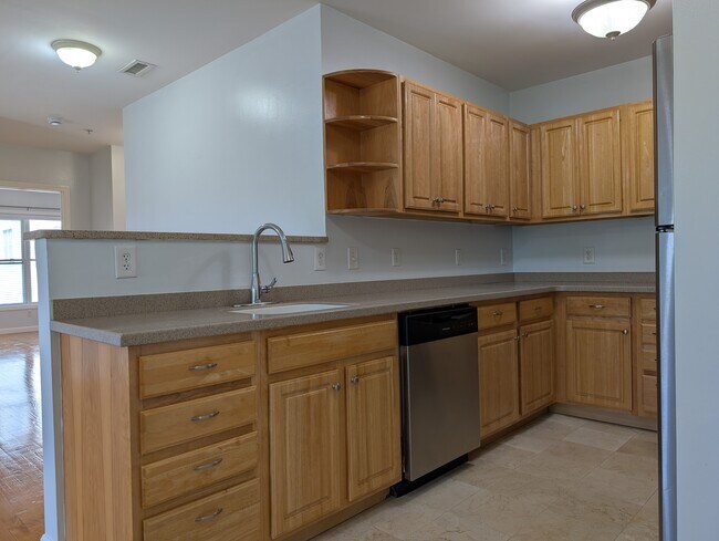 Photo - 84 Aborn St Unidad 1303
