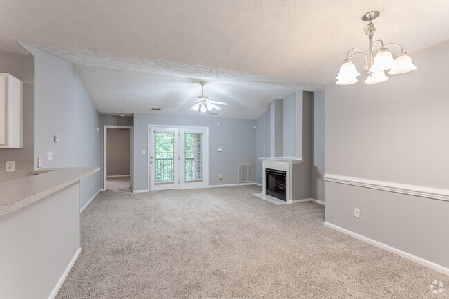 2BR, 2BA - 1089SF- Living Area - Lakeshore Grande