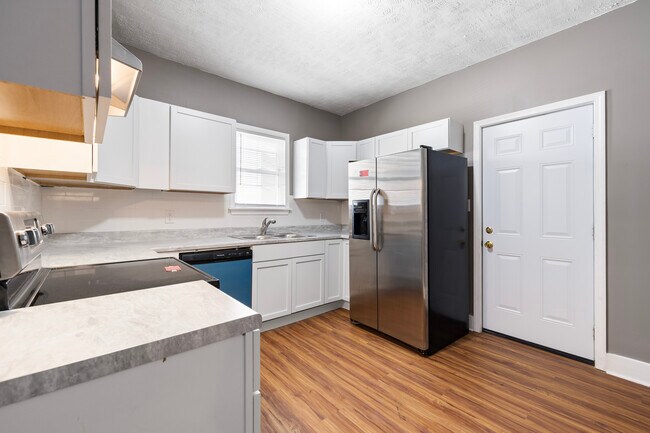 Photo - 835 S 38th St