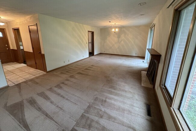 Photo - Large 3 Bedroom Home in North Ames just off Grand Avenue