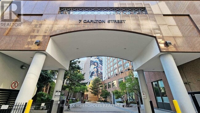 Photo - 7 Carlton St. Unit 1015