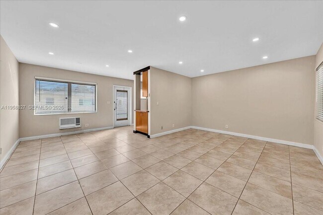 Photo - 707 S 19th Ave Unidad 9