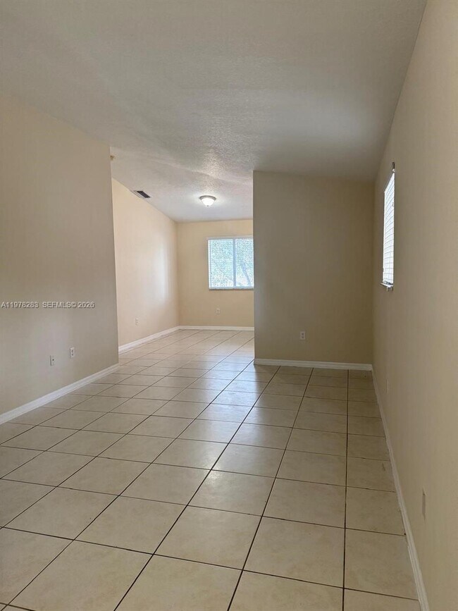 Photo - 2930 SE 12th Rd Unit 206-31