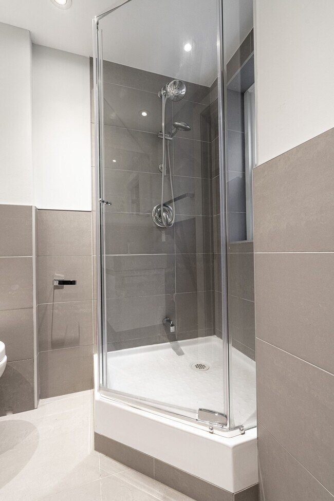 Photo - 160 Huron St Unit 105