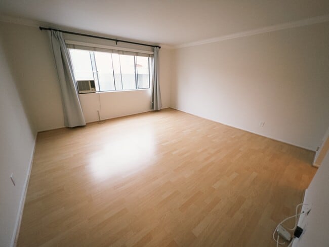 Photo - 1236 Wellesley Ave Unit 3