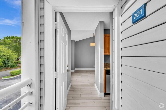 Building Photo - 3473 NW 44th St Unit 201 Rental