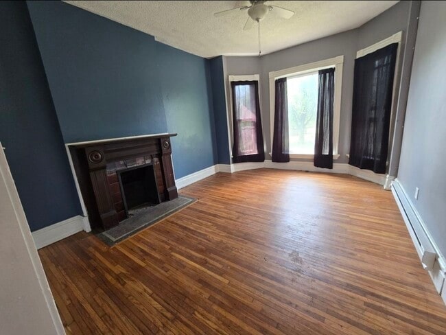 Building Photo - Superior Apartments