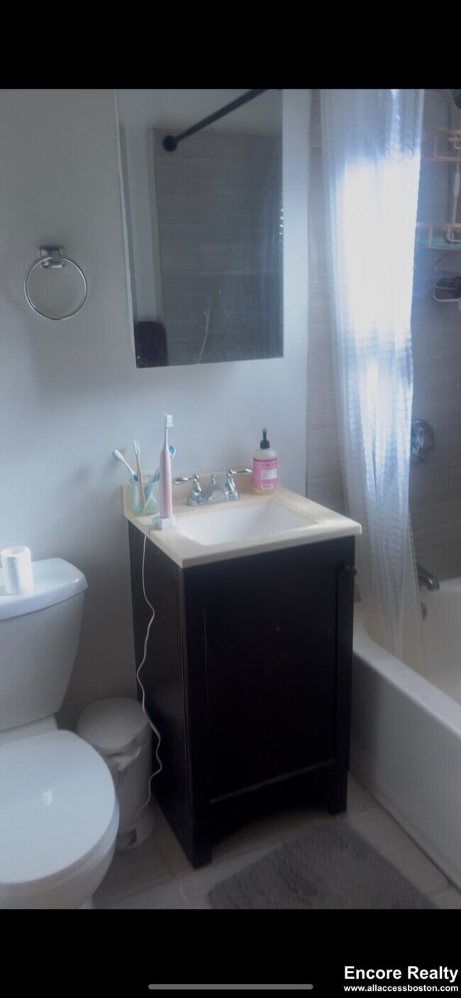 Photo - 38 Hemenway St Unidad 45