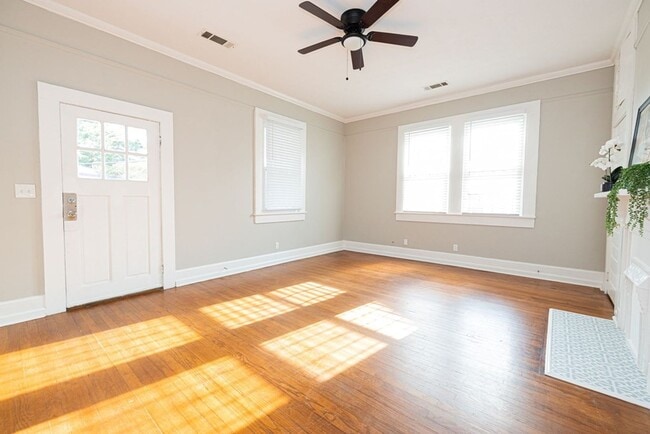 Photo - Charming 2 Bedroom/1 Bathroom Home
