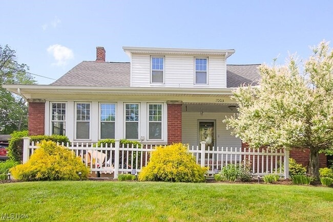 Photo - 7003 Brecksville Rd House