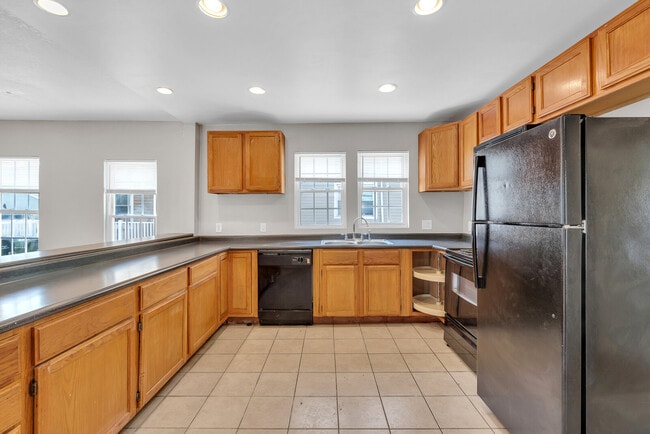 Photo - 1009 Elkin St