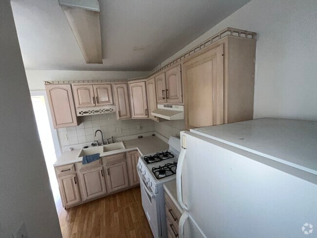 Building Photo - 715 S Stone St Rental