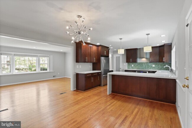 Photo - 6139 Tompkins Dr