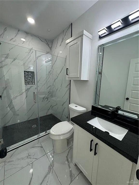 Photo - 909 Glory St Unidad 3