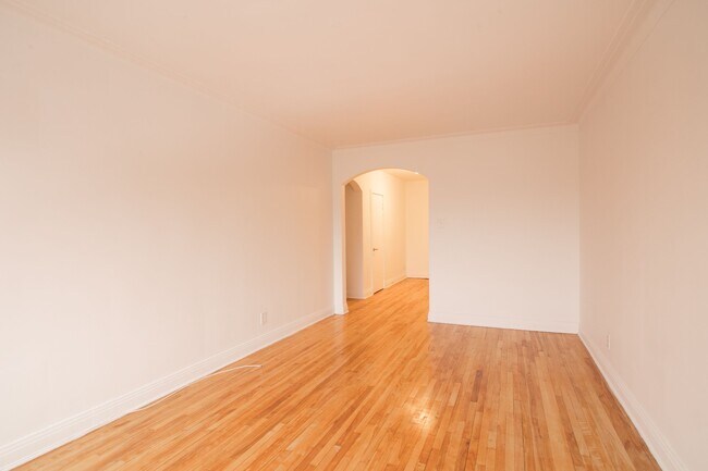 Photo - 4585 Av. Dupuis Unit 15