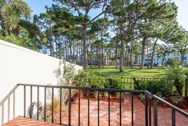 Building Photo - 2700 Bayshore Blvd