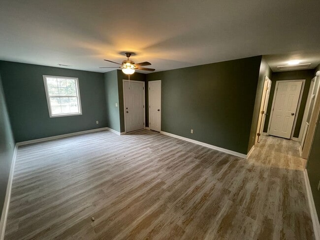 Photo - 121 Clyde Dr Unit B