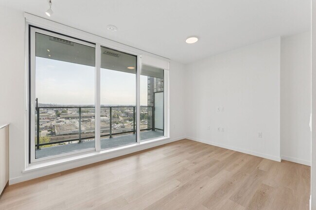 Photo - SIGNAL at Marine Gateway