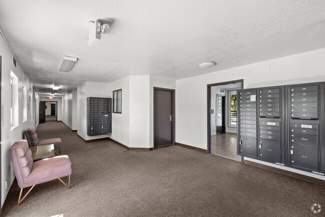 Lobby - Burbank Gardens Apartments