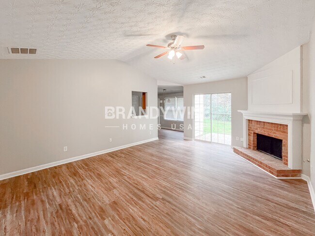 Photo - 2620 Essex Ct