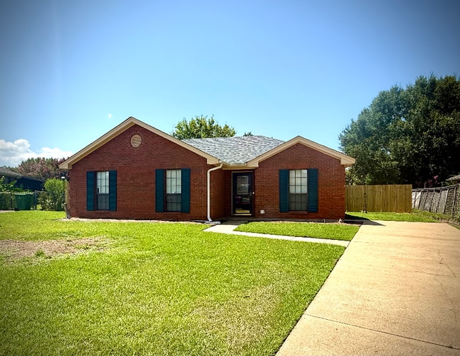 Building Photo - 7067 Runnymede Dr Rental