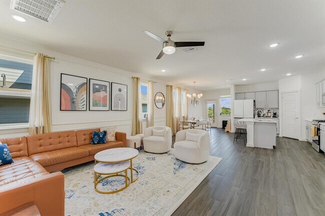 Photo - 14013 Zuhause Dr