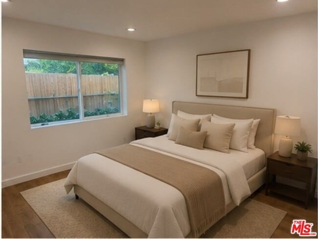 Photo - 5638 Woodman Ave