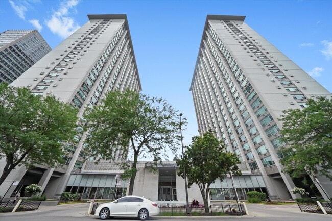 Building Photo - 3600 N Lake Shore Dr Unit 1309 Rental