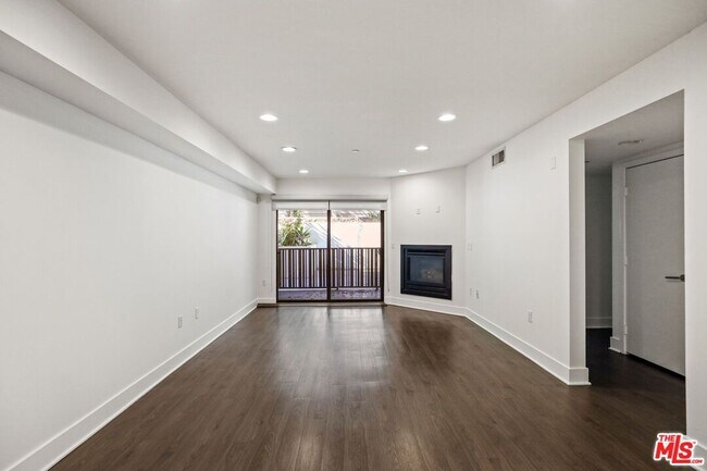 Photo - 11811 Darlington Ave Unit 101