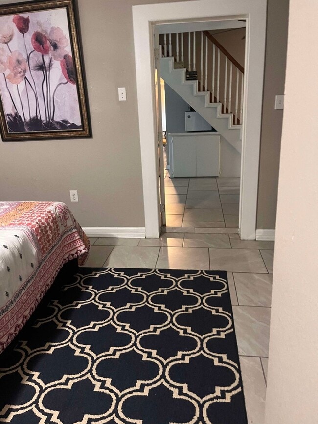 Photo - 435 E Ave J House