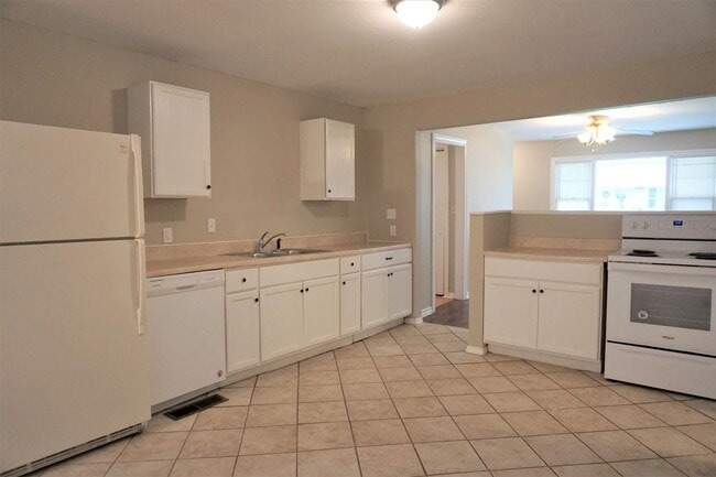 Photo - 3 Bed 2 Bath 1 Car Garage -The Village NW OKC