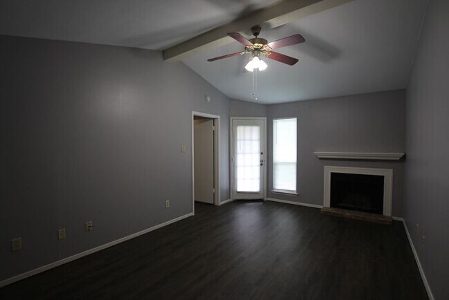 Photo - 1 Bed 1 Bath, Upstairs Apartment Unit at H...
