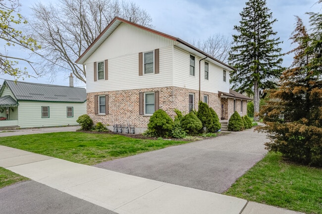 Photo - Charming 1-Bedroom Basement Unit – Available June 1, 2026 Unit 4