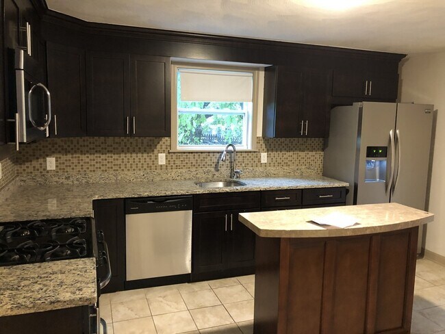 Photo - 585 Broadway Unit 1